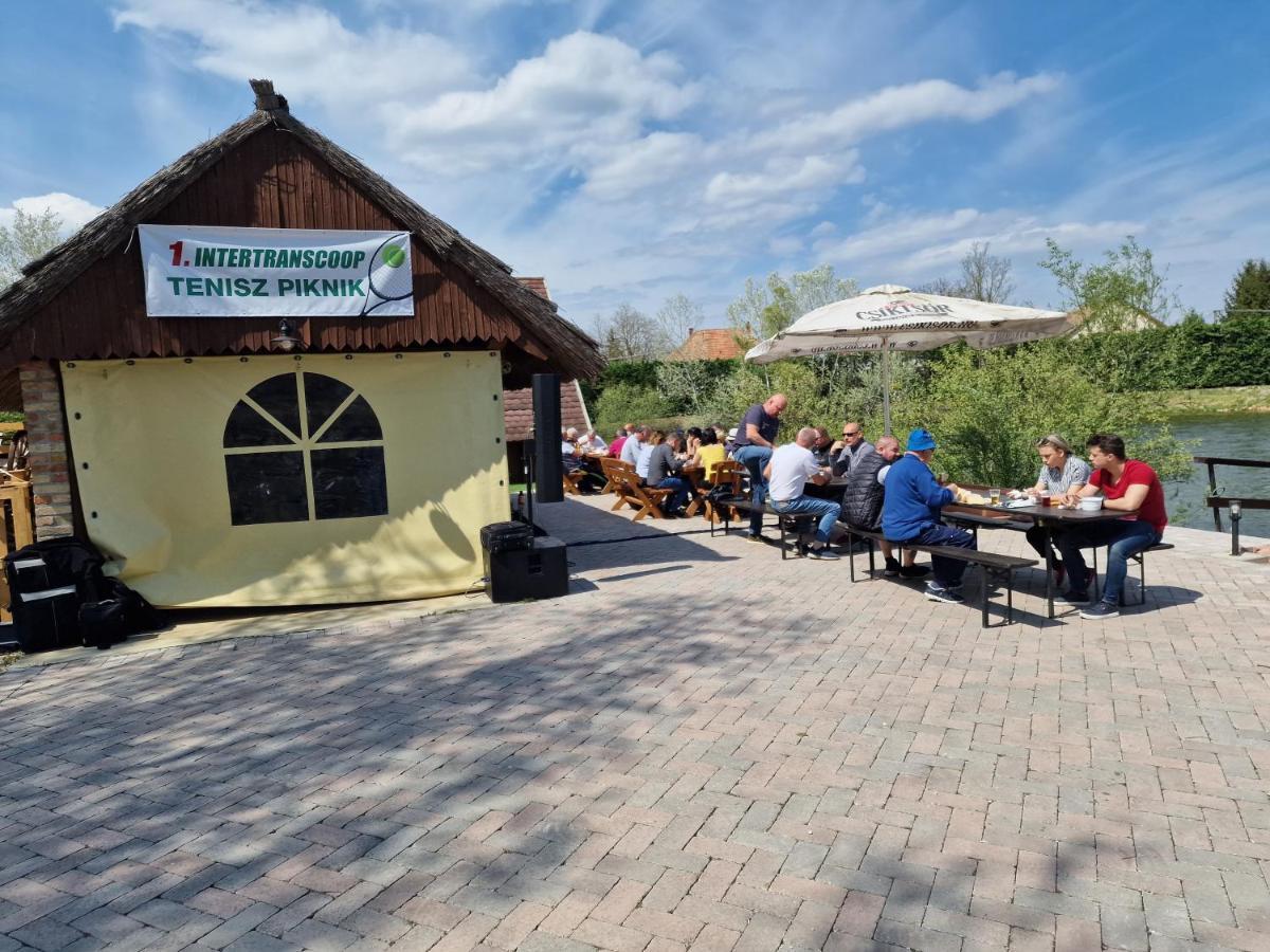 Intertranscoop Lake House Vámosszabadi Eksteriør bilde