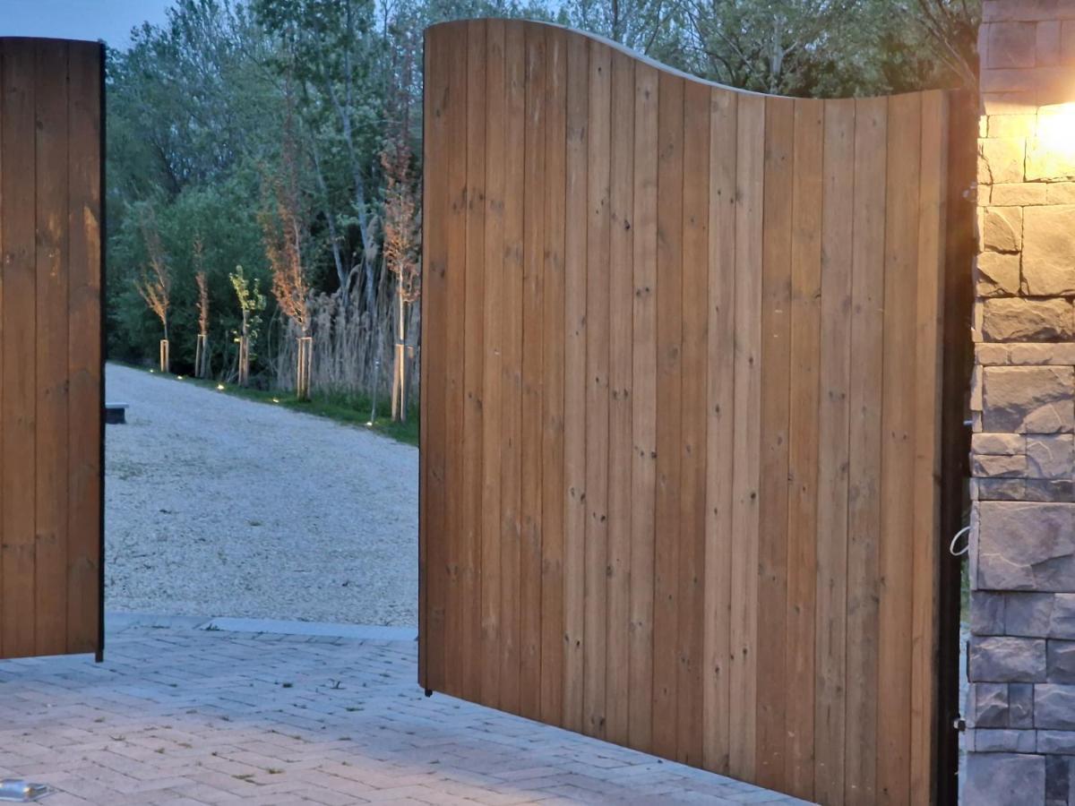 Intertranscoop Lake House Vámosszabadi Eksteriør bilde